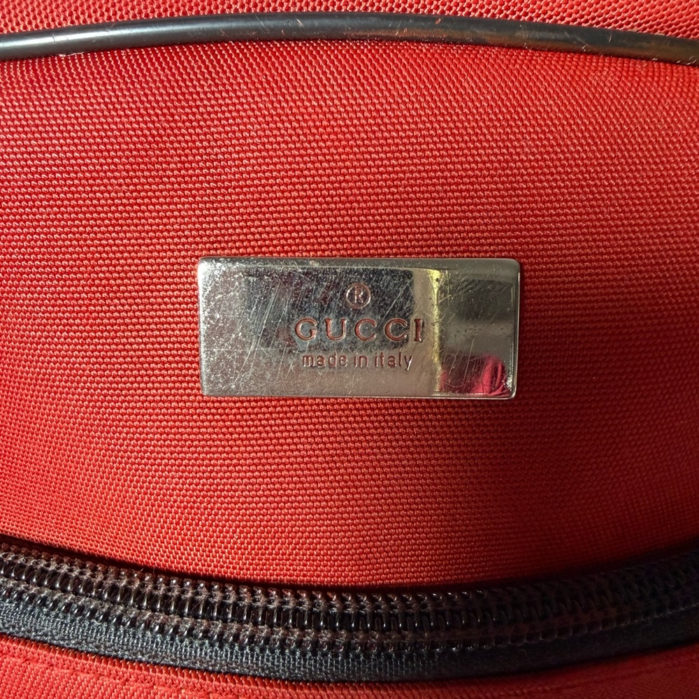 EUC GUCCI Red Messenger Bag Crossbody with COA - Picture 3 of 7